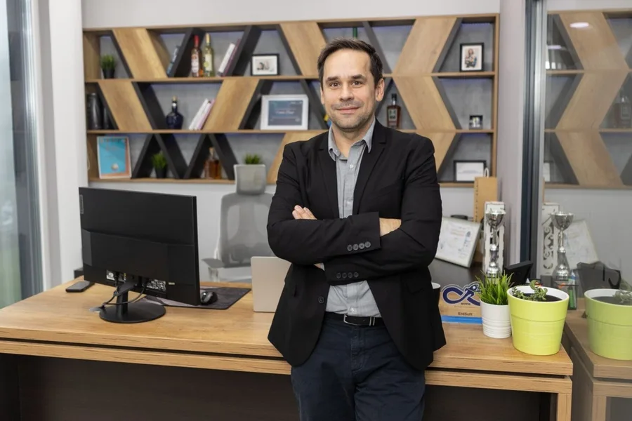 Forbes cikk – Erdudac Dániel, Sellvio